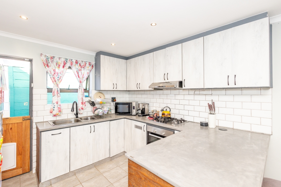 2 Bedroom Property for Sale in Zoo Park Western Cape